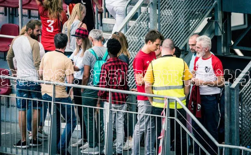 荣耀时刻：运动赛事证书设计与